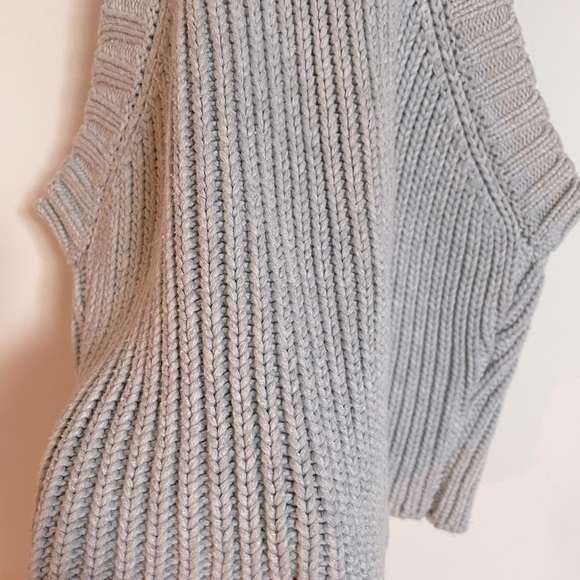 EVERYBODY TALKS high neck crop - Picture 2 of 4